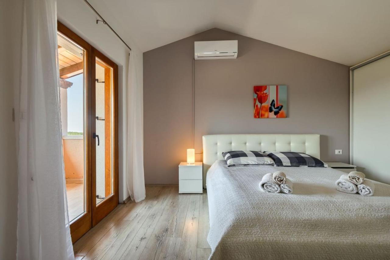 Activity Villa Gita With Pool And Grill In Tinjan المظهر الخارجي الصورة