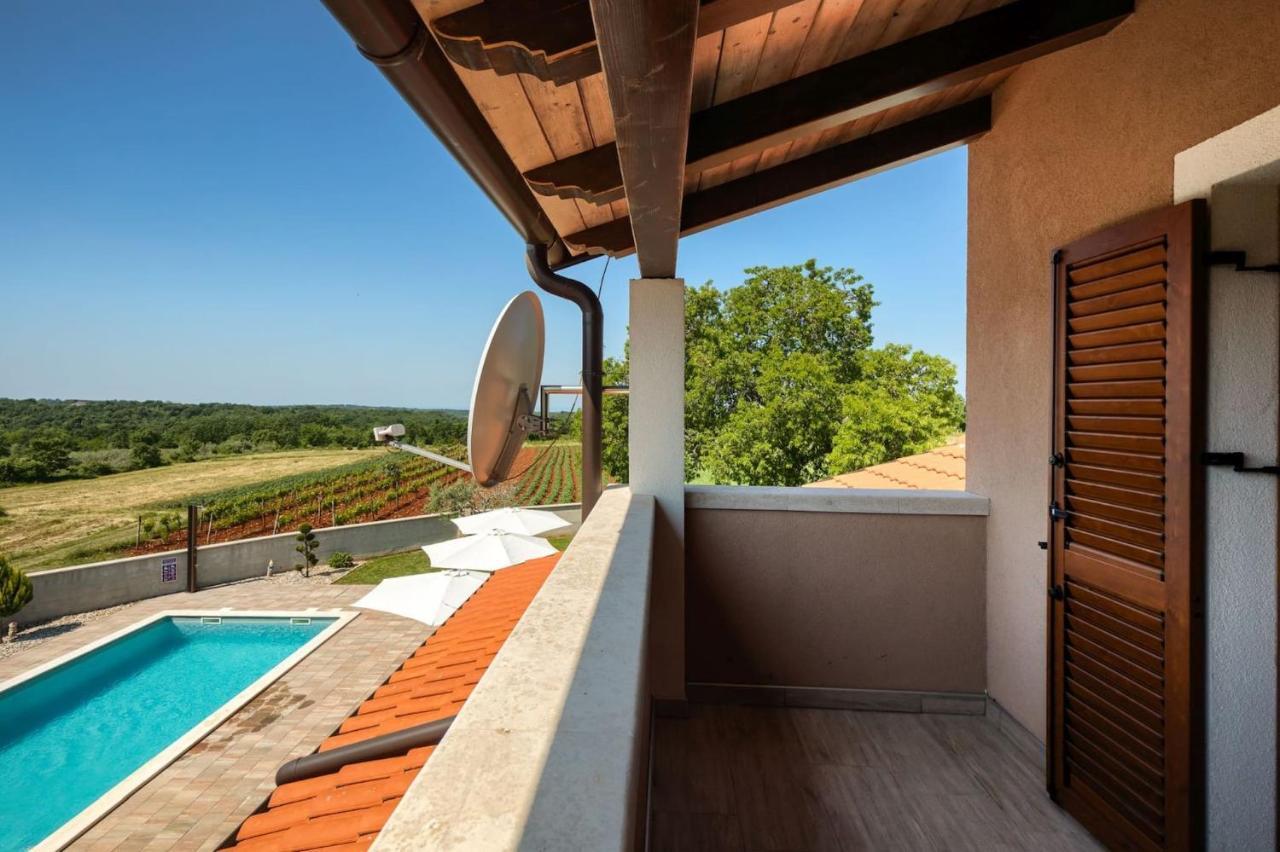 Activity Villa Gita With Pool And Grill In Tinjan المظهر الخارجي الصورة