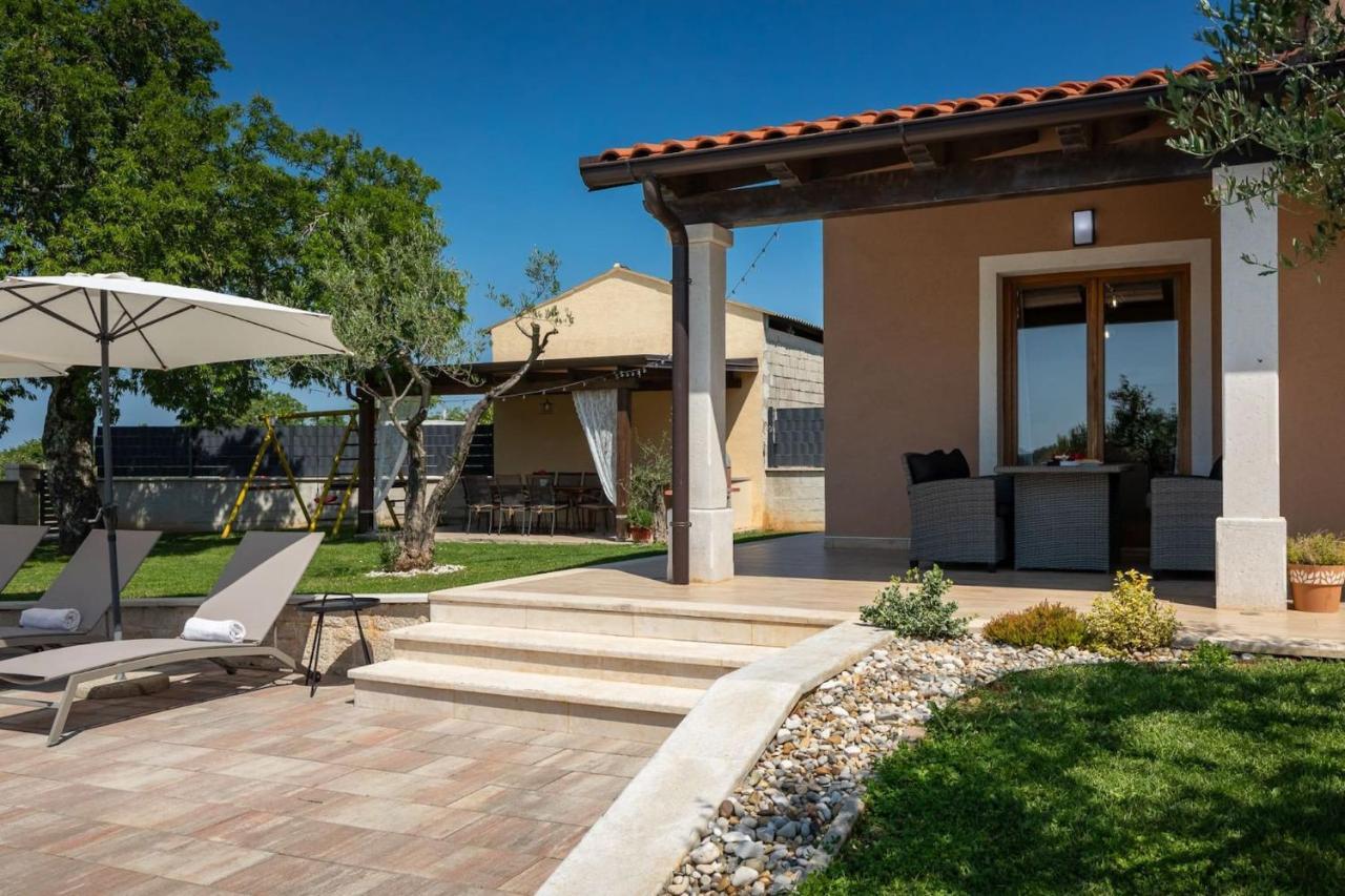 Activity Villa Gita With Pool And Grill In Tinjan المظهر الخارجي الصورة